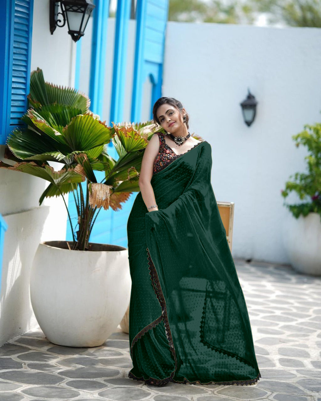 RADIANT EMERALD FAUX GEORGETTE SAREE WITH BUTTI WORK AND LACE BORDER