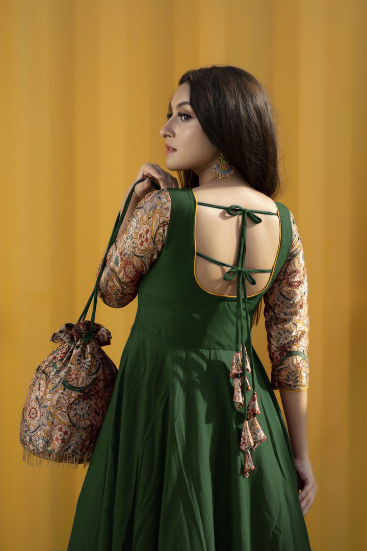 STUNNING EMERALD GREEN COTTON GOWN: EFFORTLESS ELEGANCE FOR EVERY OCCASION