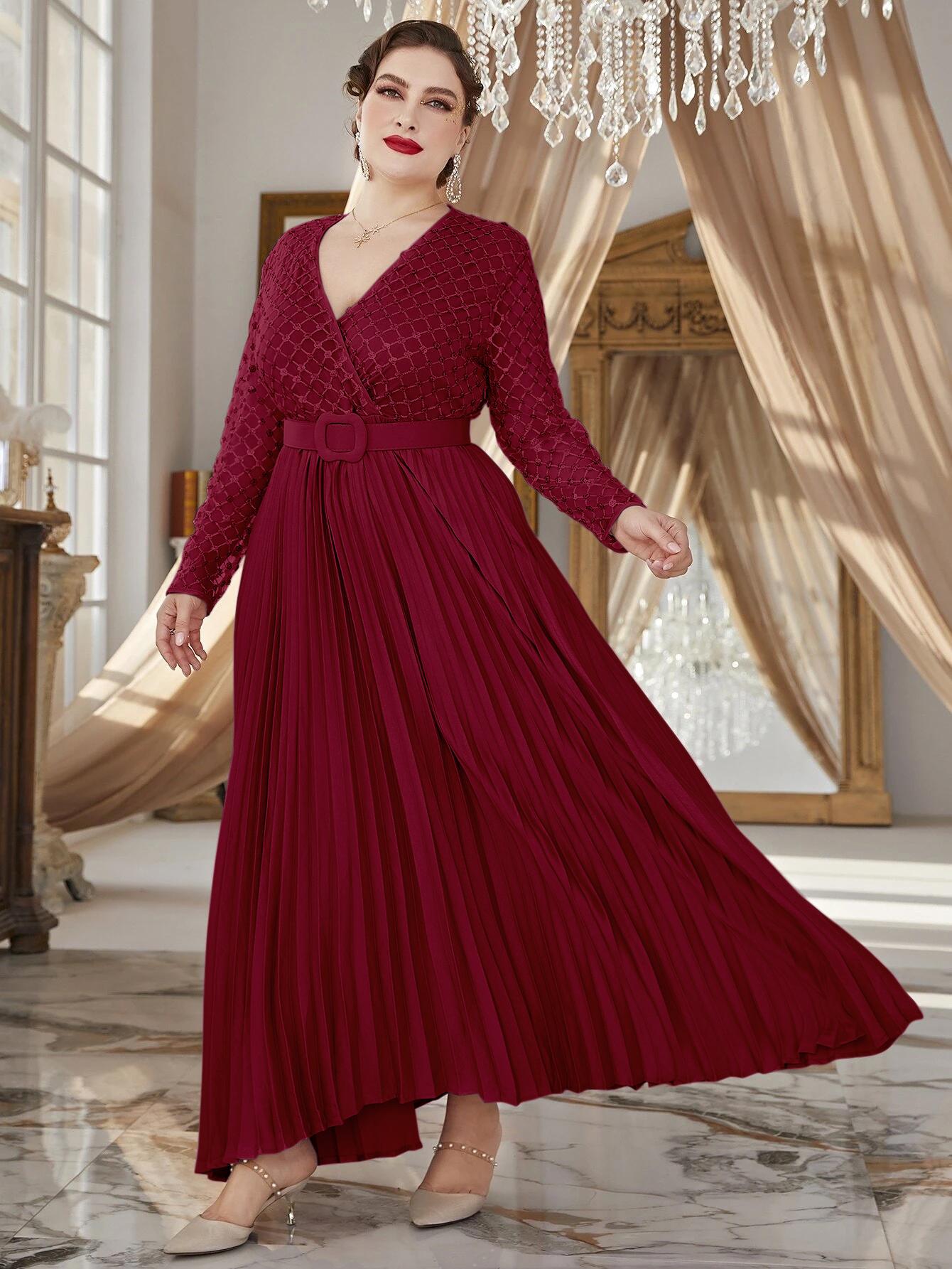 EMBROIDERED V-NECK GEORGETTE GOWN : MAROON