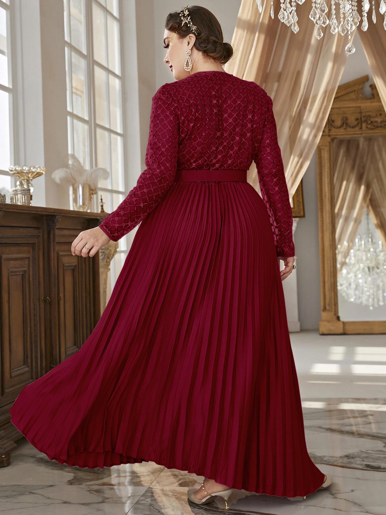 EMBROIDERED V-NECK GEORGETTE GOWN : MAROON