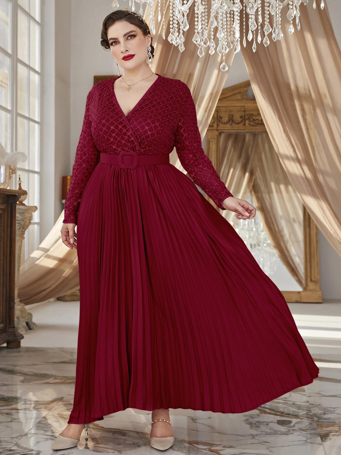 EMBROIDERED V-NECK GEORGETTE GOWN : MAROON