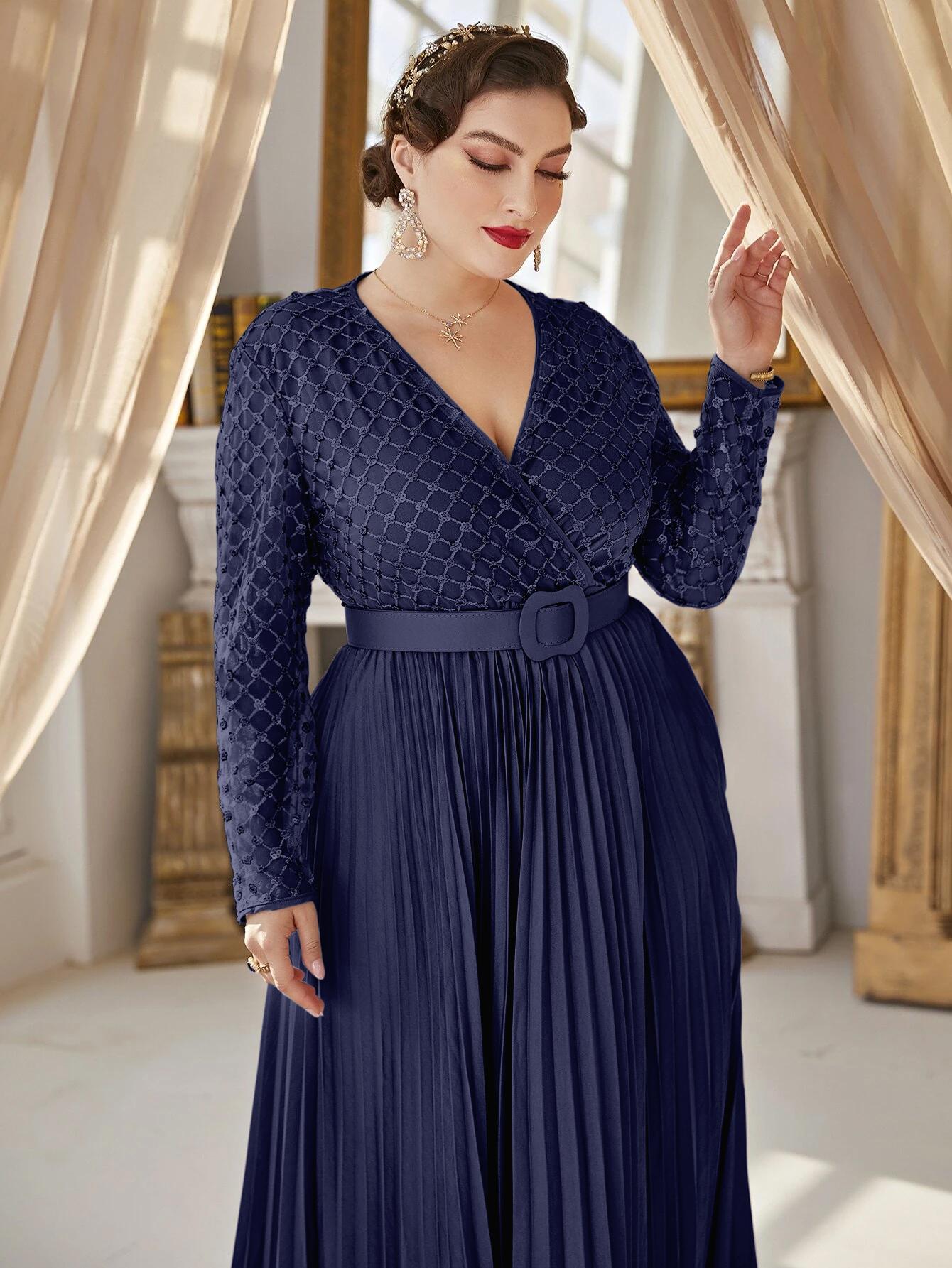 EMBROIDERED V-NECK GEORGETTE GOWN : NAVY BLUE