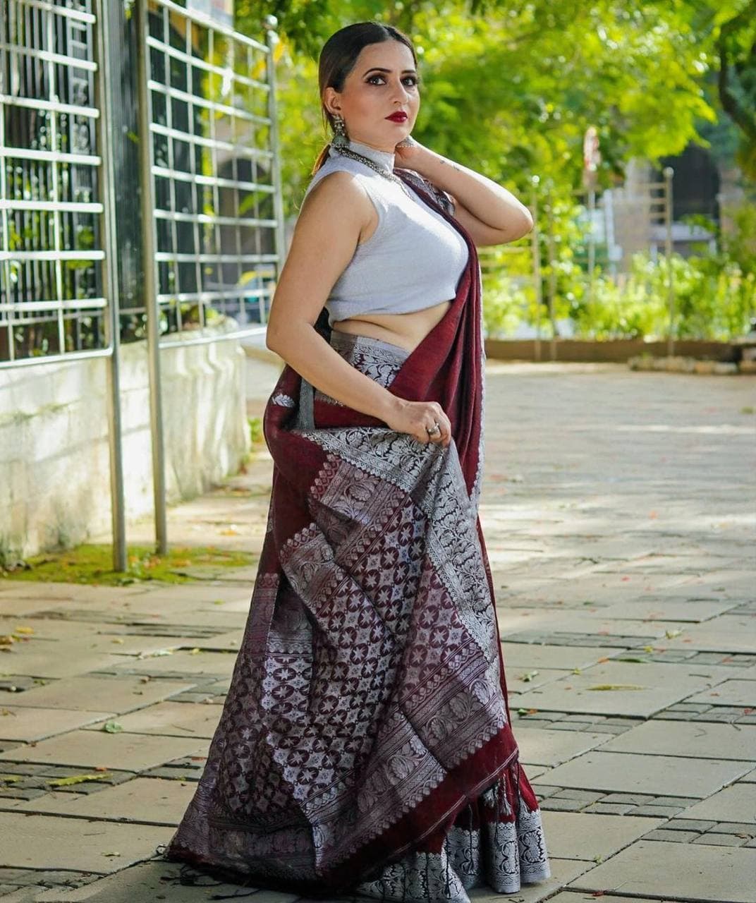 EXQUISITE TRADITIONAL SAREE: TIMELESS ELEGANCE FOR EVERY OCCASION