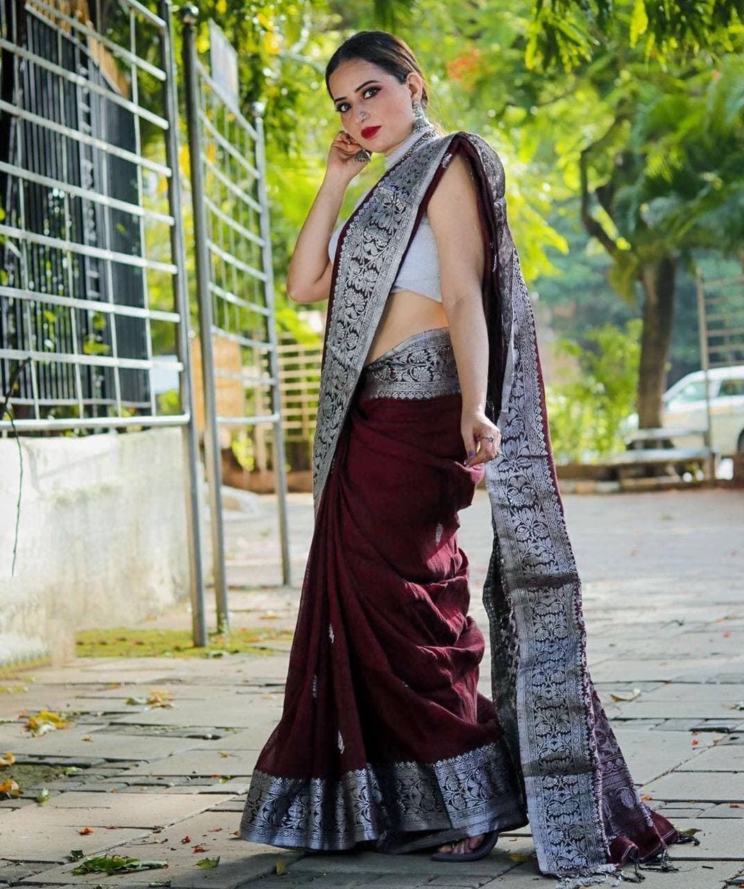 EXQUISITE TRADITIONAL SAREE: TIMELESS ELEGANCE FOR EVERY OCCASION