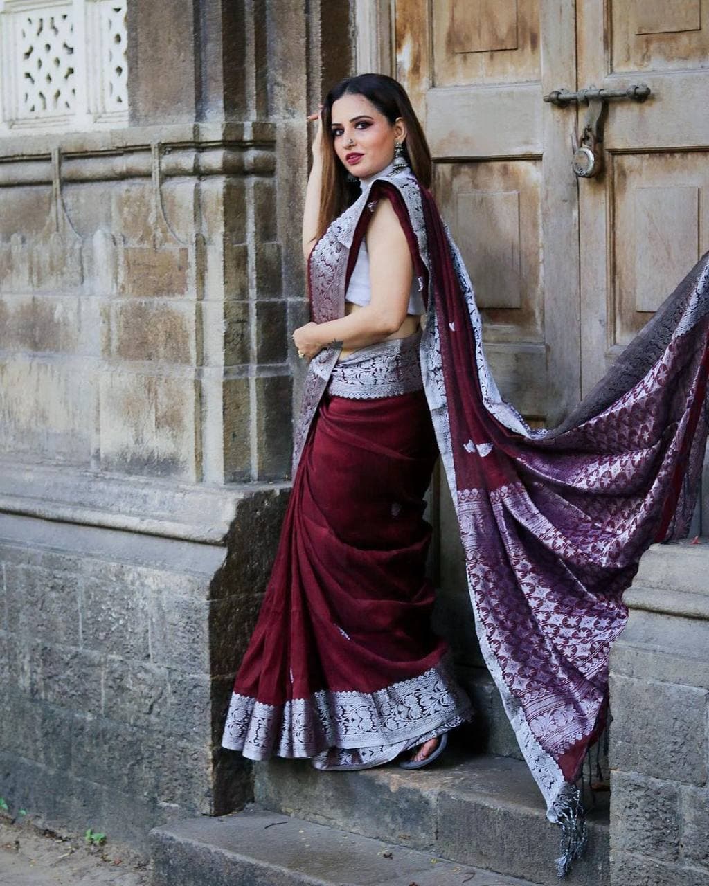 EXQUISITE TRADITIONAL SAREE: TIMELESS ELEGANCE FOR EVERY OCCASION